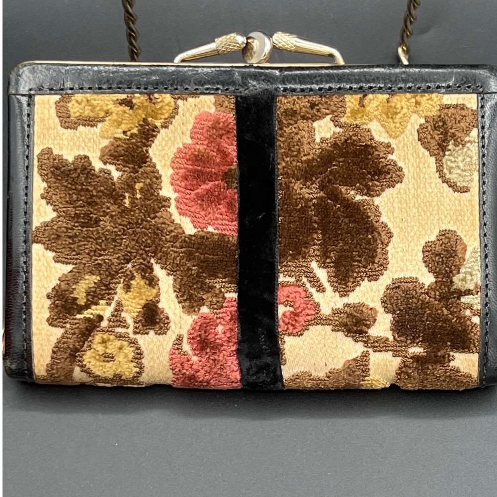 Vintage Floral Tapestry Wallet‎ Black Leather /velvet Trim Red Lining Kiss Lock